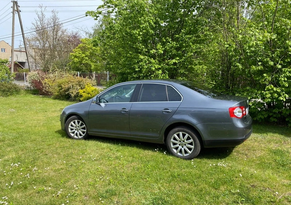 Volkswagen Jetta cena 17500 przebieg: 188000, rok produkcji 2010 z Pełczyce małe 92